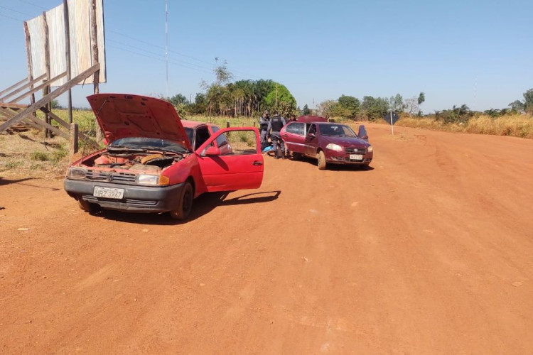 Suspeitos foram presos e drogas apreendidas após abordagem na Estrada do Matão