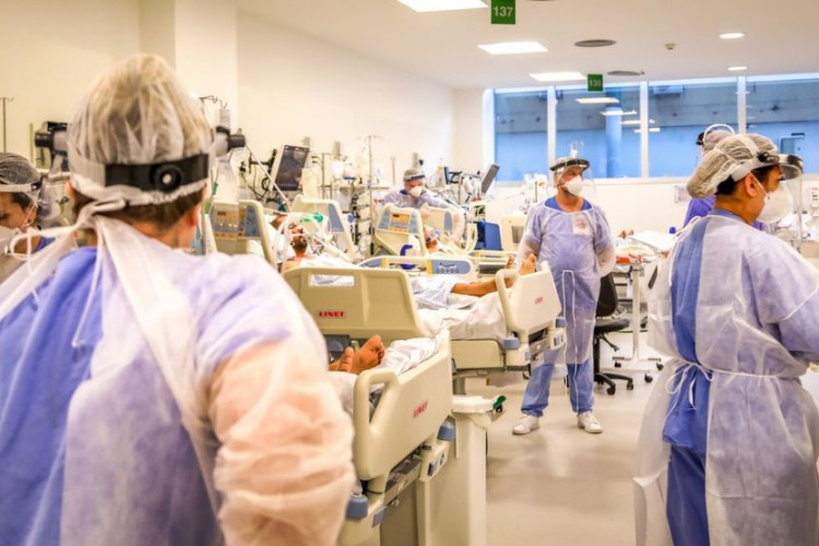 Taxa de ocupação de UTIs para pacientes com Covid-19 em hospitais particulares em MT passa de 57% para 80% em 4 dias