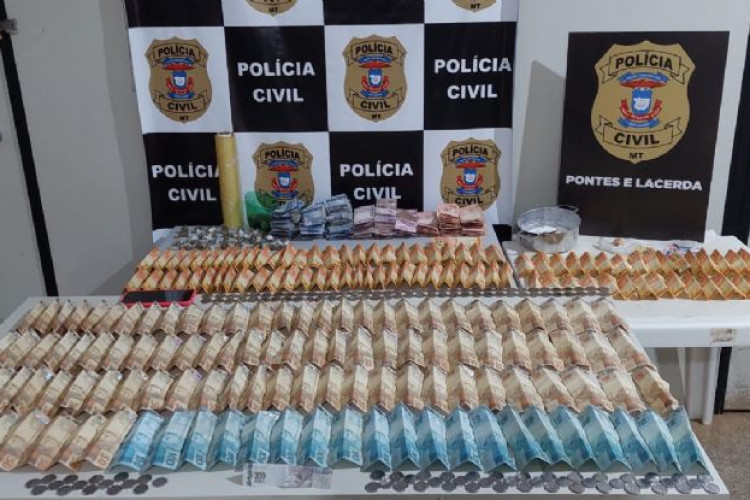 Traficante é presa com porções de drogas preparadas para venda e R$ 10 mil escondidos em residência em Pontes e Lacerda