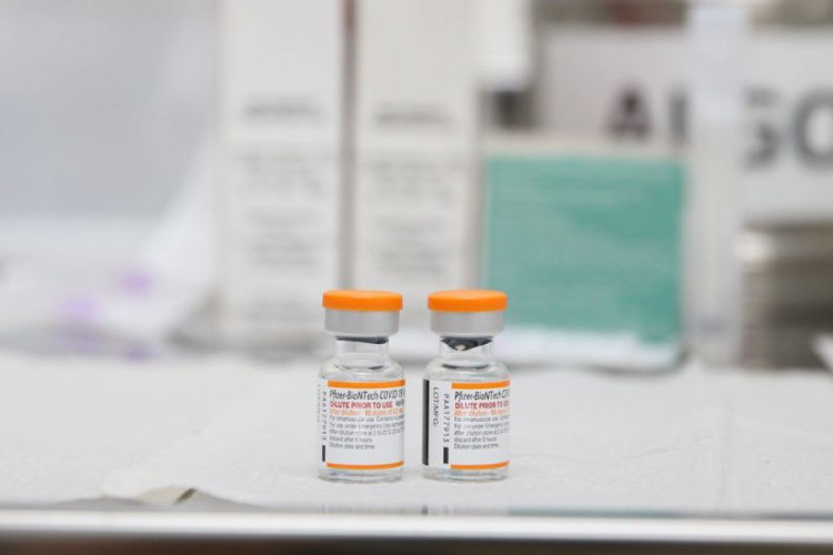 Vacina da Pfizer para crianças será liberada após aval de ministério