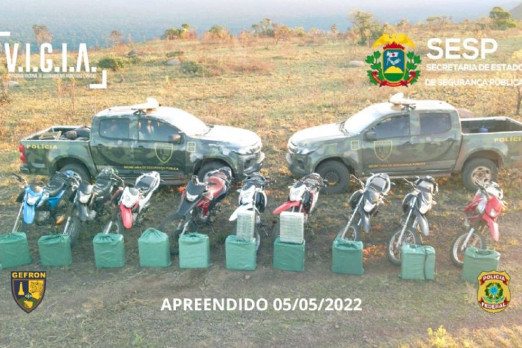VEJA O VÍDEO: Atuação integrada entre Gefron e PF resulta em apreensão de 09 motocicletas e mais 459 kg de drogas na fronteira; a droga foi avaliada em mais de R$ 8 milhões